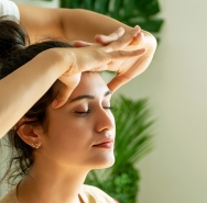 Le massage réflexologique du visage-tête-nuque-épaules