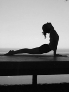 Cours de Natha yoga en individuel et en petit groupe Cours de Natha yoga en individuel et en petit groupe